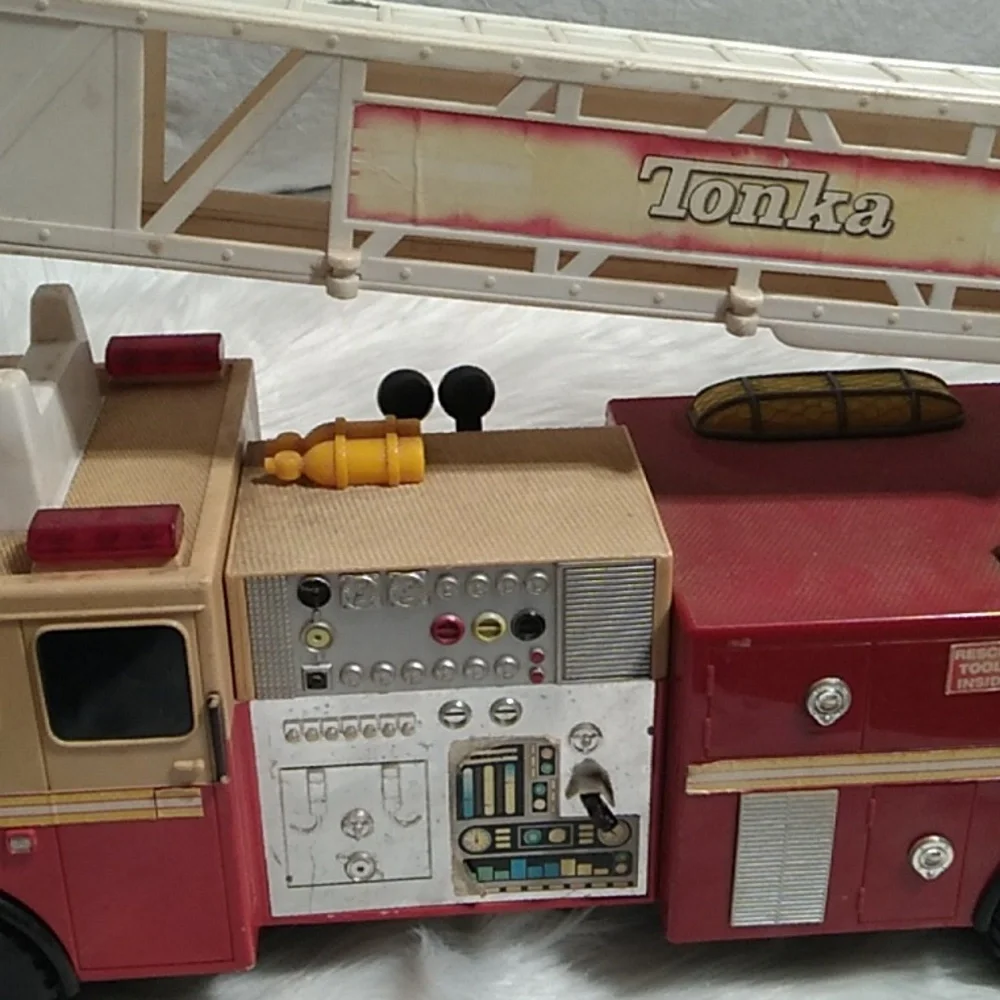 SALE! Vintage XL Tonka Fire Truck 🚒 Couple Flaws That Are Fixable Collectible